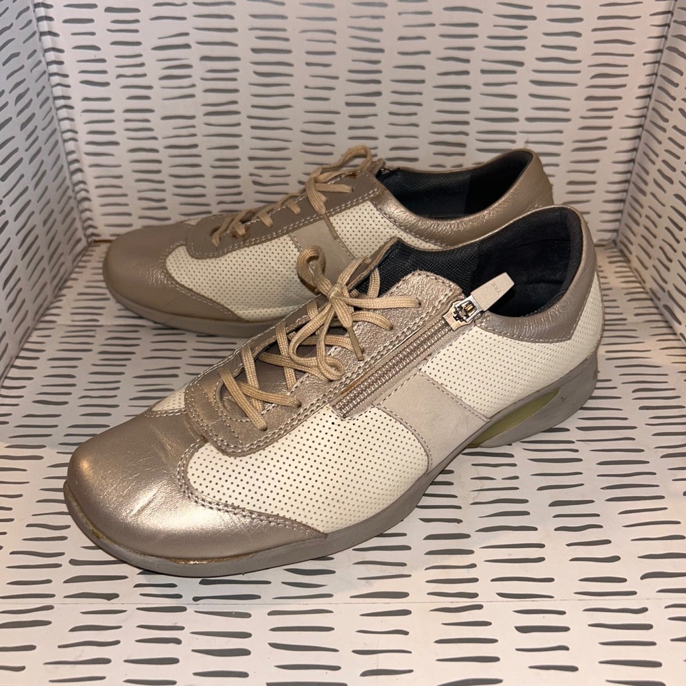 Pedala Product by ASICS Sneakers Women's Gold Leather Walking Shoes‎ 24.5 US 8.5